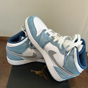 Air Jordan 1 Mid SE GS